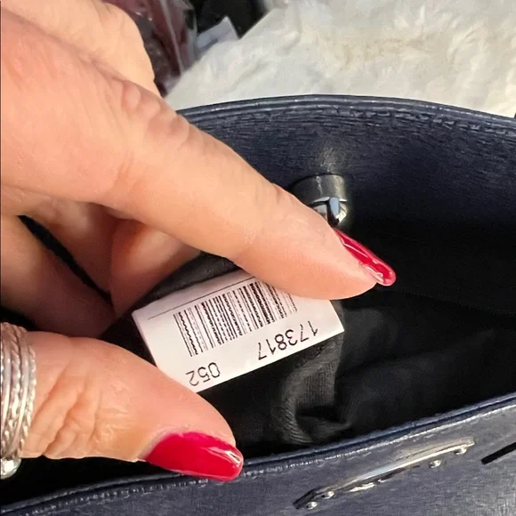 Furla Appaloosa leather hand bag in blue with a silver-tone twist-lock closure. - Picture 6 of 7